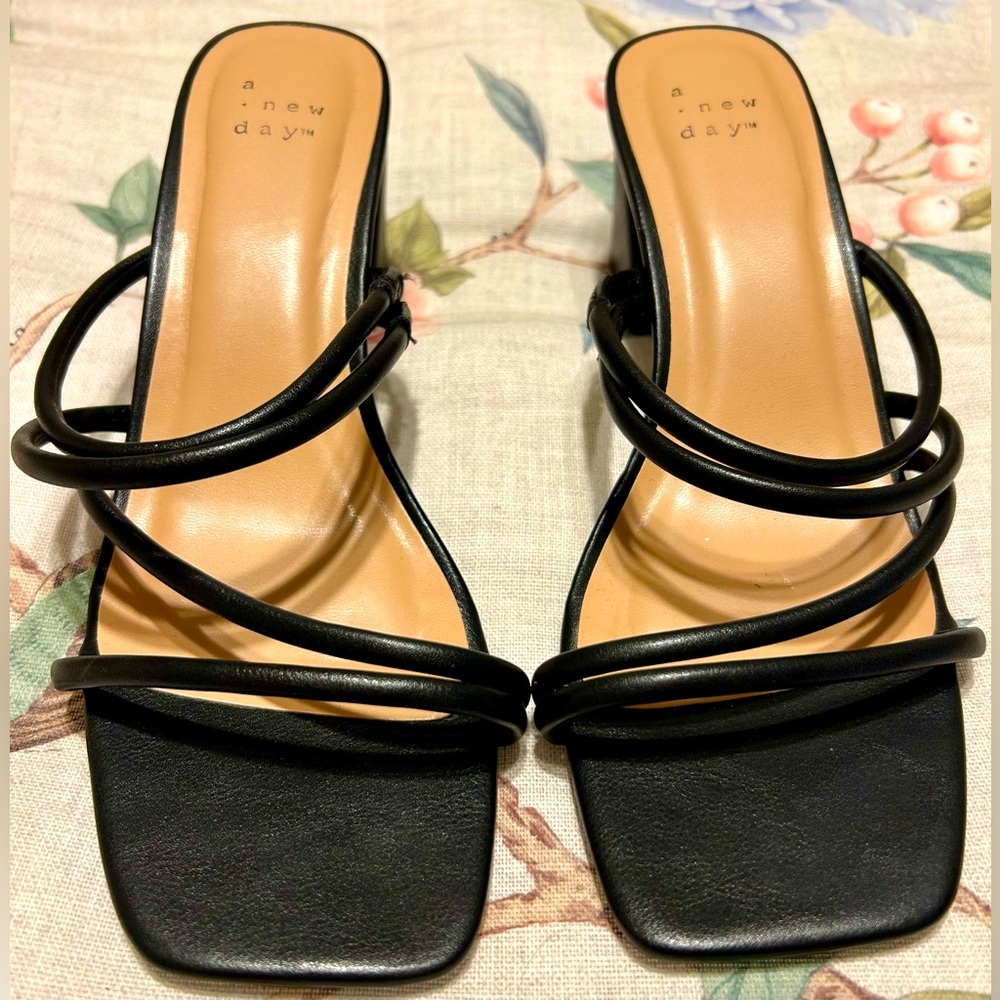 A. New Day Women’s Black Blakey Mule Heels, Size 8